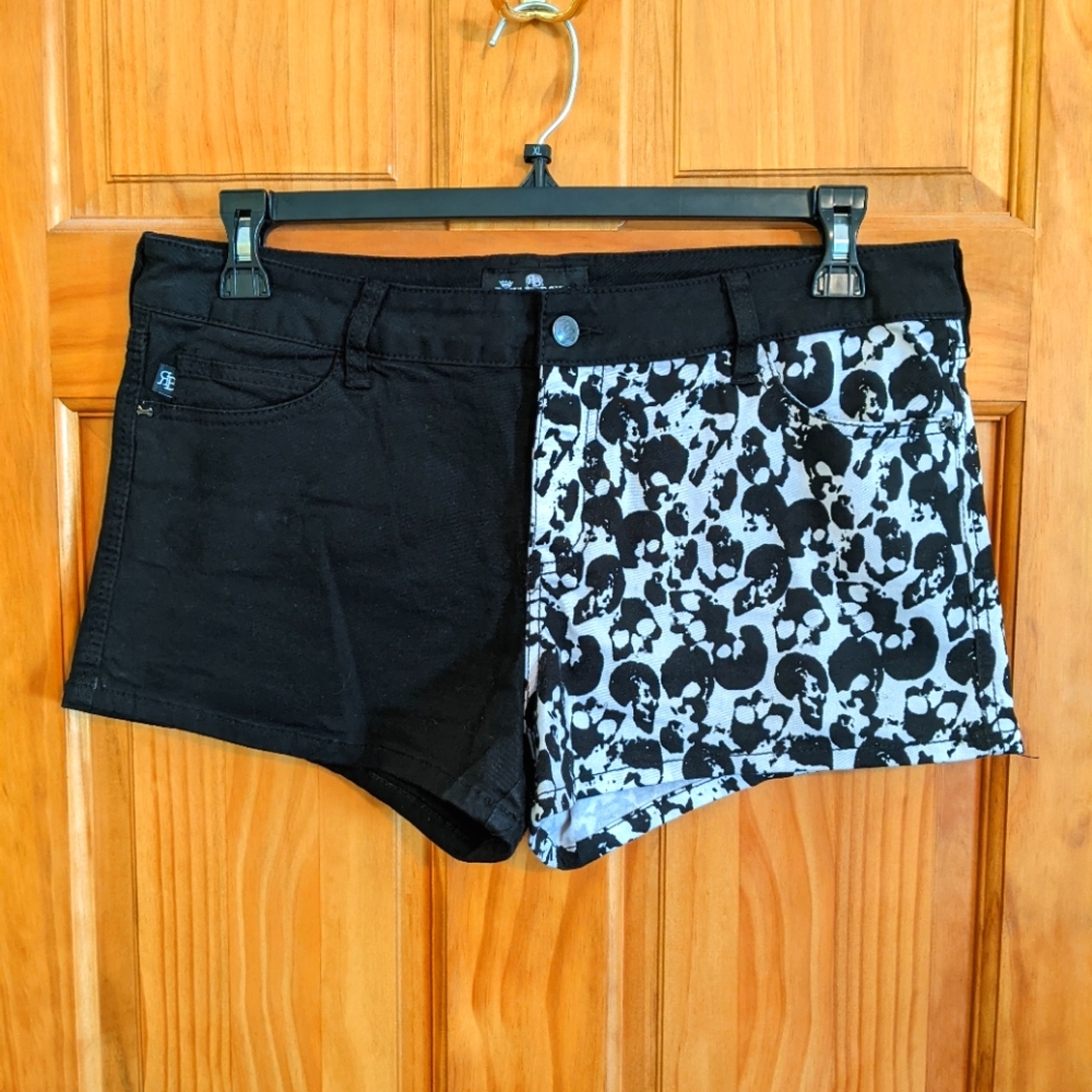 Royal Bones split leg skulls shorts